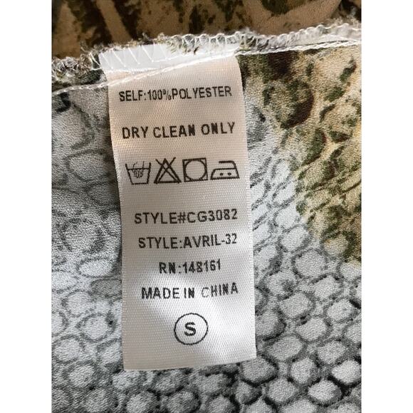 Buddy Love Snake Print Semi Sheer Flutter Sleeve Blouse Size S - Picture 7 of 7